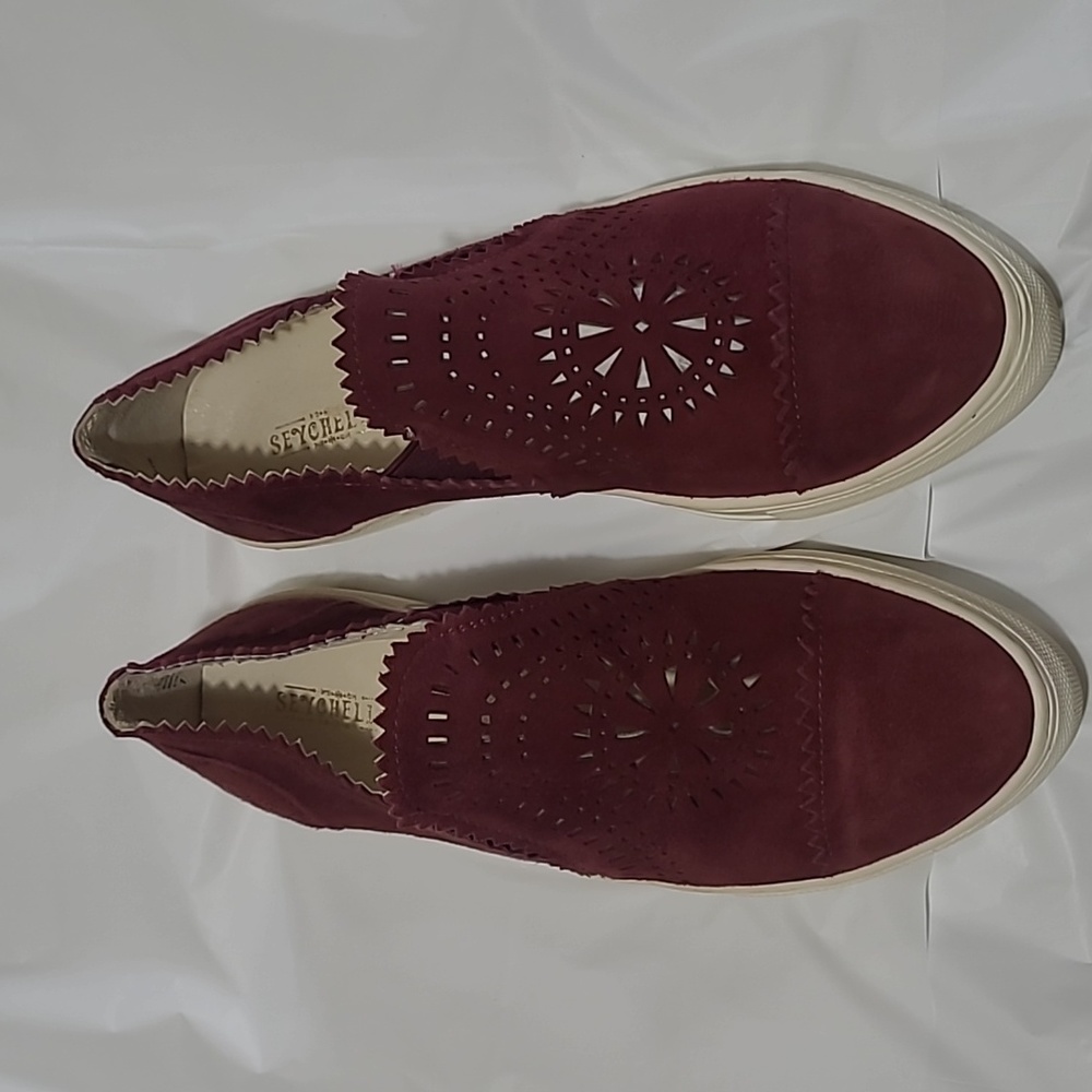 Seychelles Burgandy Bottom Line Slip On Suede sneakers size 7